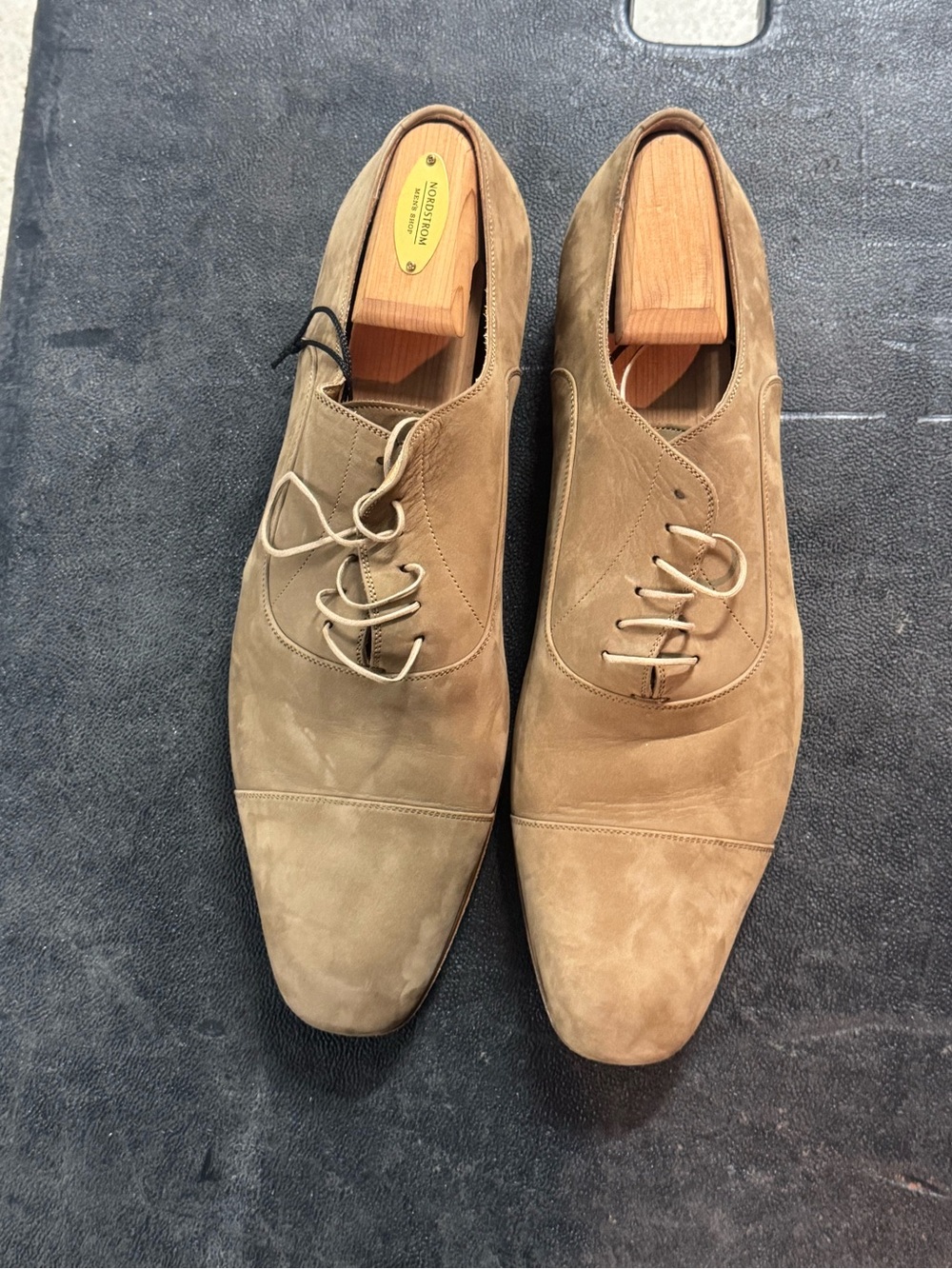Christian Louboutin Men's Suede Cap-Toe Oxfords - Tan size 46